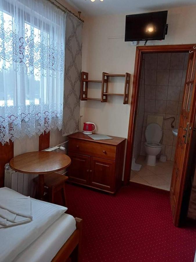 Pokoje Goscinne U Bronka Małe Ciche Exterior photo