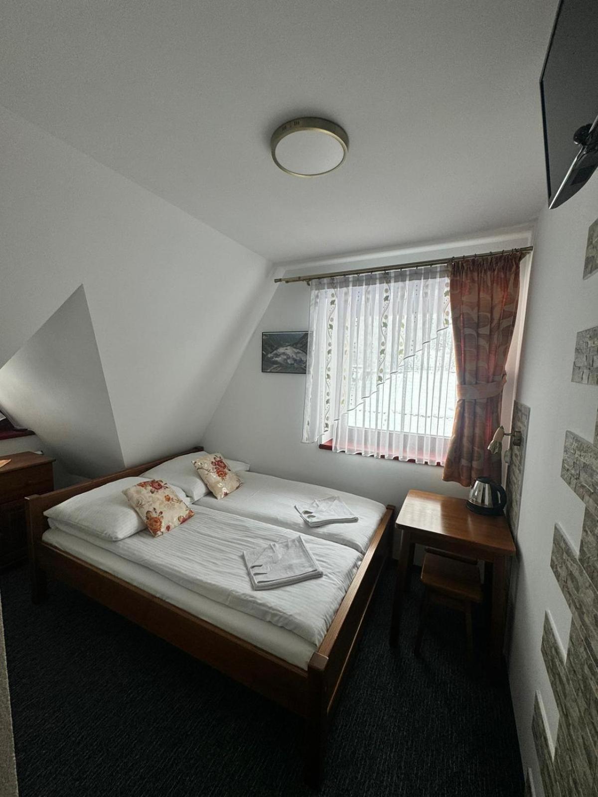 Pokoje Goscinne U Bronka Małe Ciche Exterior photo