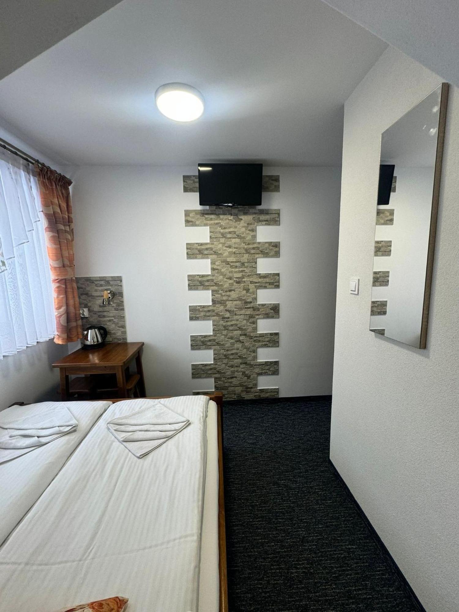 Pokoje Goscinne U Bronka Małe Ciche Exterior photo